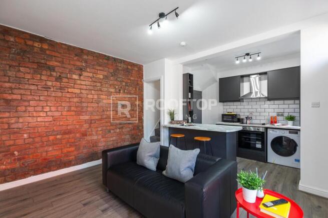 2 bed House to rent Image 4