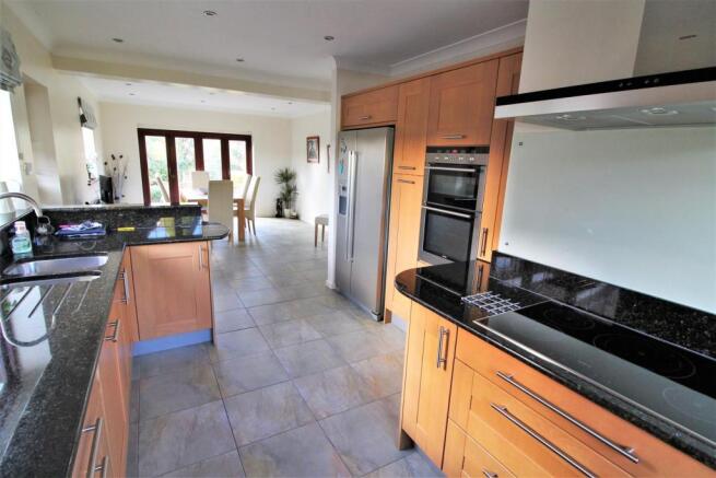 OPEN PLAN KITCHEN/DINER