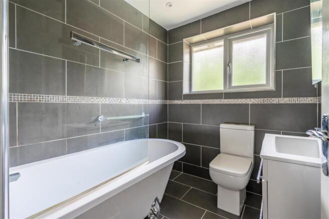 2 bed Terraced to rent Image 8