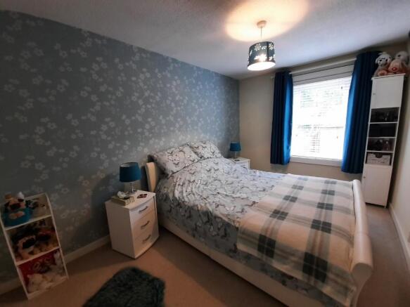 Bedroom 1.jpg