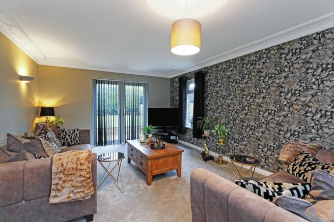 5 bed Detached for sale Image 12