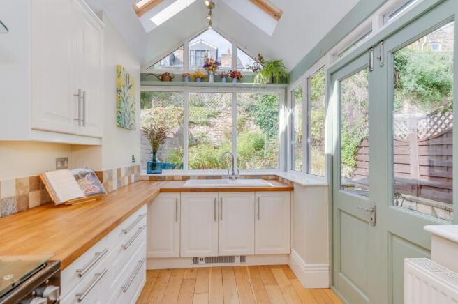 4 bed Terraced for sale Image 10