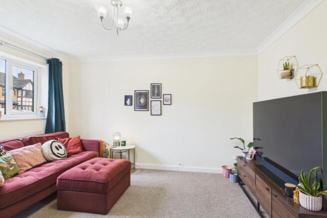 A versatile, light-filled living area for modern l