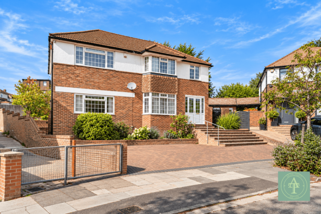 5 Bedroom Detached for Sale