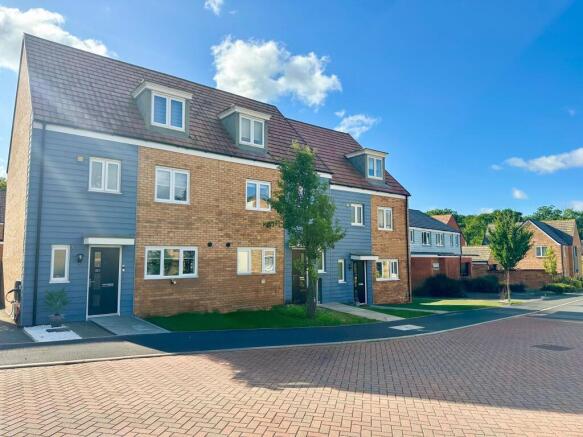 Bloomfield Drive, Huntingdon, PE29 photo 3