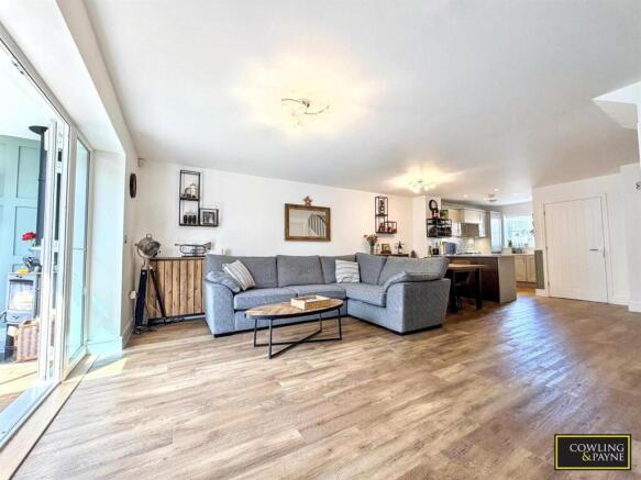 LIVING ROOM/DINING AREA