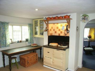 Kitchen Photo 2