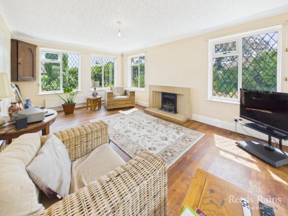4 bed Detached for sale Image 9