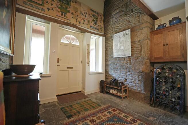 5 bed Detached for sale Image 5