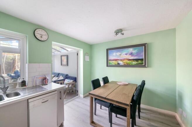 FARRIERS CLOSE,15-16.jpg