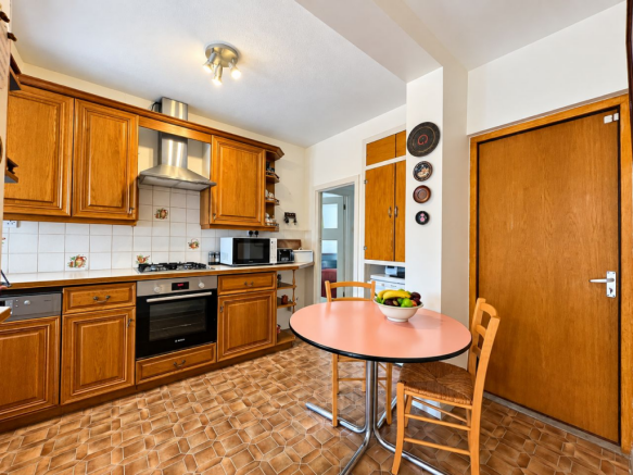 Boleyn Drive, West Molesey, KT8 photo 4