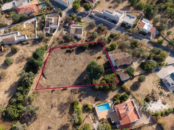 Drone with plot-outline