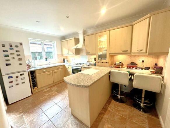 3 bed Bungalow for sale Image 4