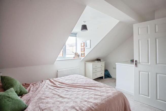 3 bed Semi-Detached for sale Image 8