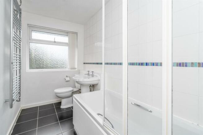 221 Netercote Gardens-5_lo.jpg