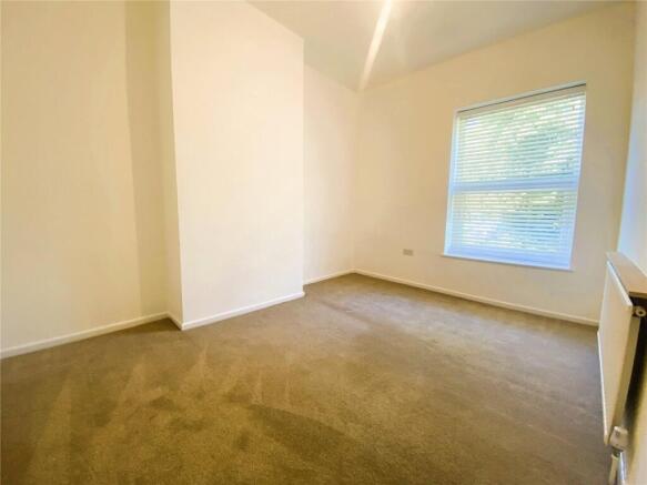 3 bed Terraced to rent Image 9