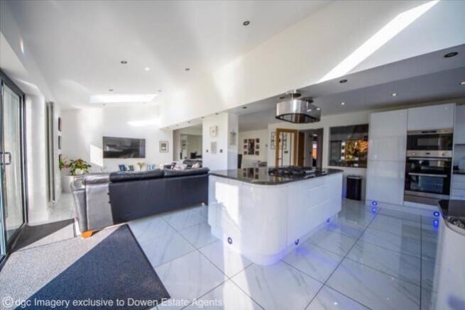 46103_D_46103_10860_IMG_05_0000_max_656x437