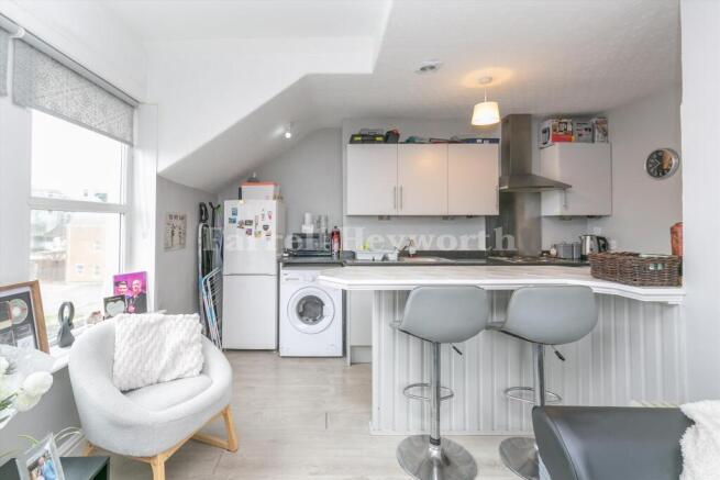 Top floor flat recep
