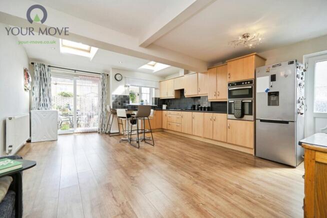 3 bed Semi-Detached for sale Image 6
