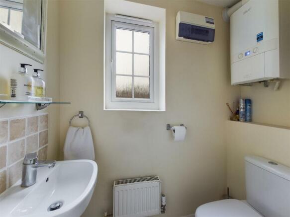 GUEST CLOAKROOM