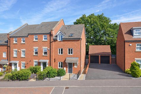 Shearwater Road, Apsley, Hemel Hempstead, Hertfordshire, HP3 0GB