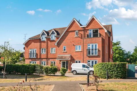 Raynham Close, Burpham, Guildford, GU4