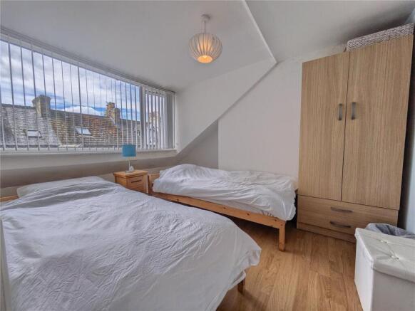 4 bed Terraced to rent Image 8