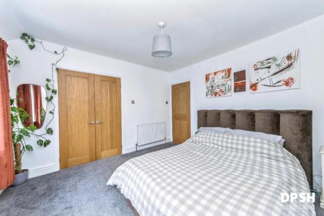 3 bed Terraced for sale Image 11
