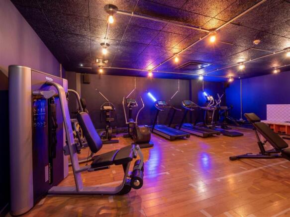 Studio to rent Image 10