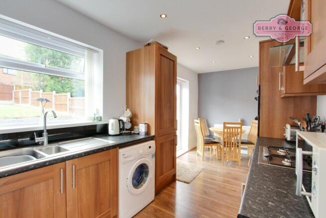 KITCHEN / DINER