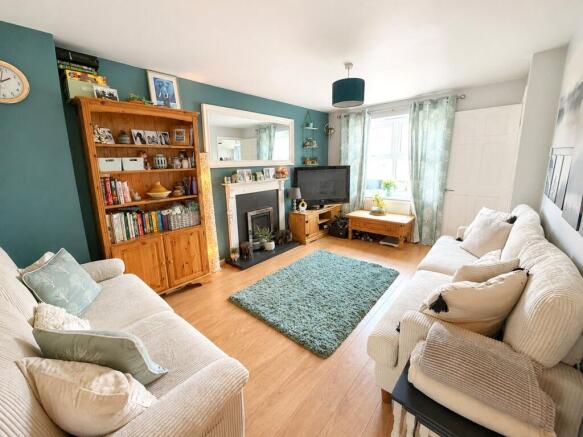 4 bed Semi-Detached for sale Image 4