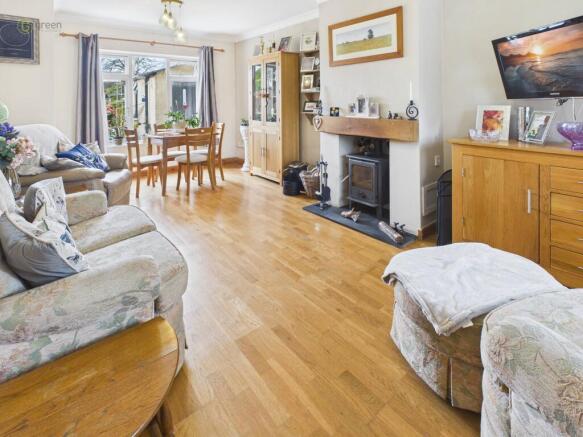 6d1aaedd57654820b4b96836642cd035100cam04425g0pr0382still004