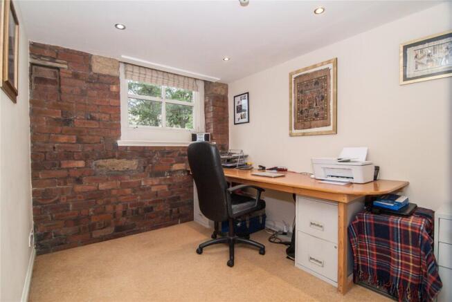 2 bed Flat for sale Image 7