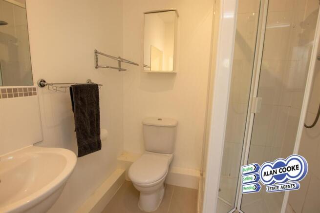 2 bed Flat to rent Image 8