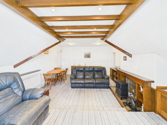 2 bed Apartment for sale Image 4
