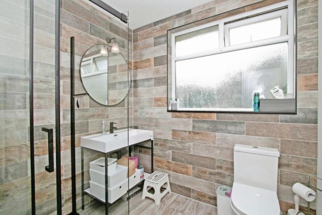 Shower/Cloakroom