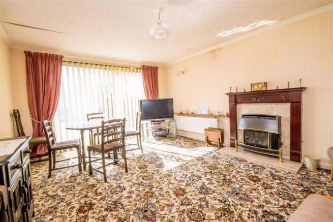 DAY LOUNGE/DINING ROOM