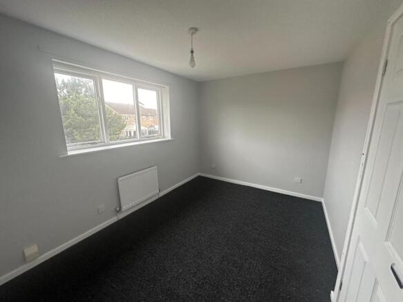 2 bed Semi-Detached to rent Image 4