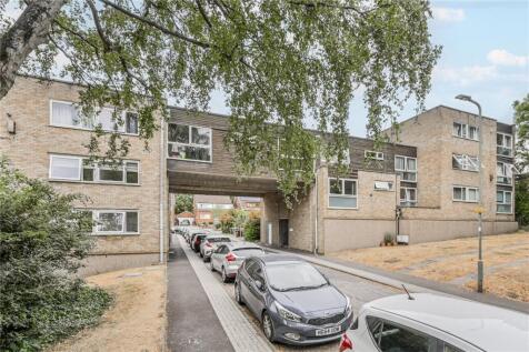 Sutherland Close, Barnet, EN5