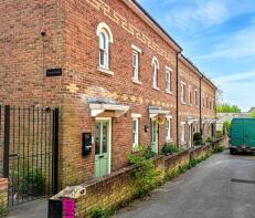 9, Hayes Court, Northload Street, Glastonbury BA6 9JP