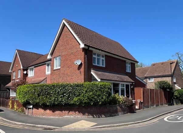 Spacious house for Sale - E6, Beckton