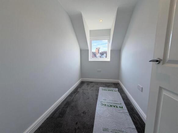 2 bed Apartment to rent Image 5