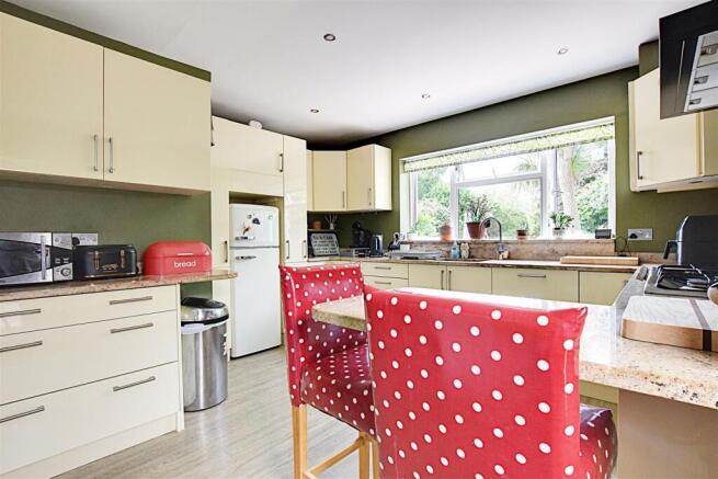 37, Southlands Road photo 4