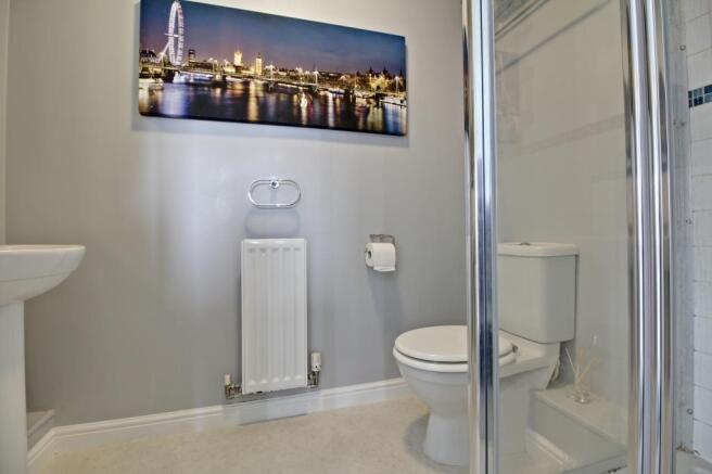Ensuite to Bed 1