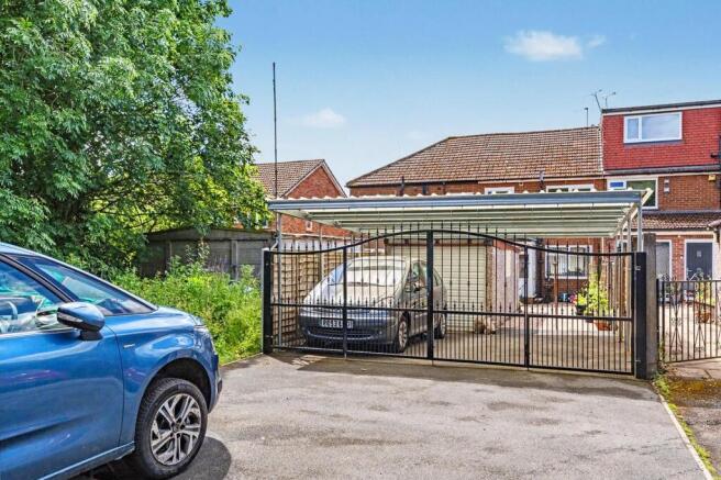 3 bed Terraced for sale Image 12