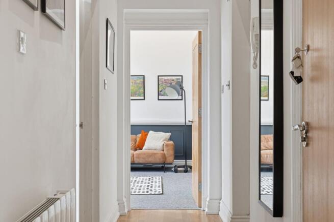 3 bed Apartment for sale Image 5