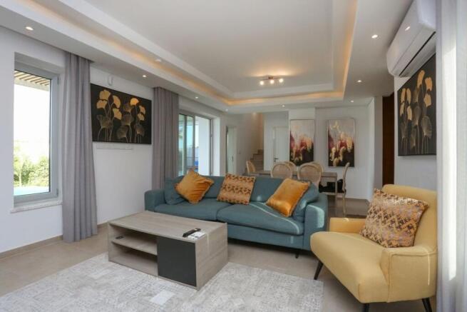 4 Bedroom Villa For