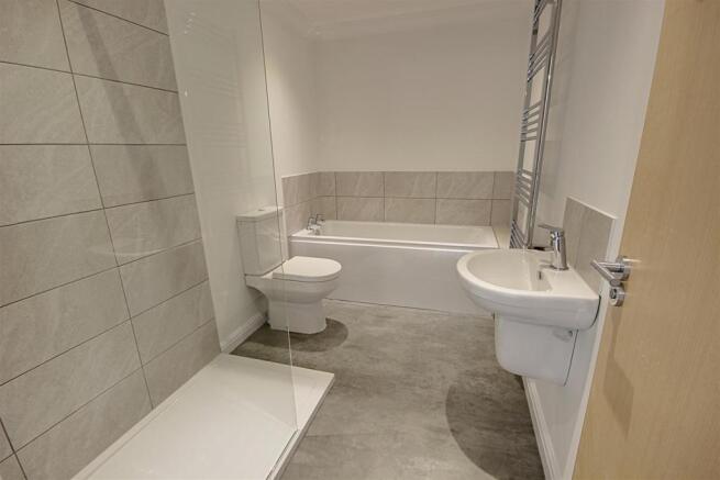 Family Bathroom.jpg