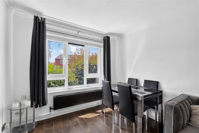 Clarke Crescent, Hale photo 4