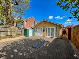 33a, Lime Avenue, Luton LU4 0EG